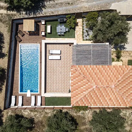 Vera - With Private Heated Pool & Jacuzzi Villa Pangalochori