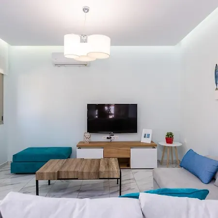 Vera - With Private Heated Pool & Jacuzzi