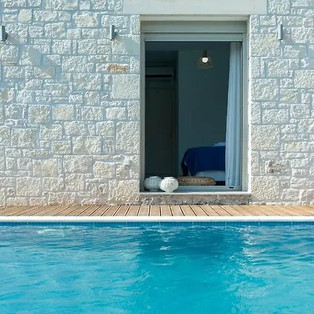 Vera - With Private Heated Pool & Jacuzzi Villa *