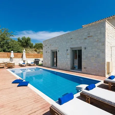 Vera - With Private Heated Pool & Jacuzzi