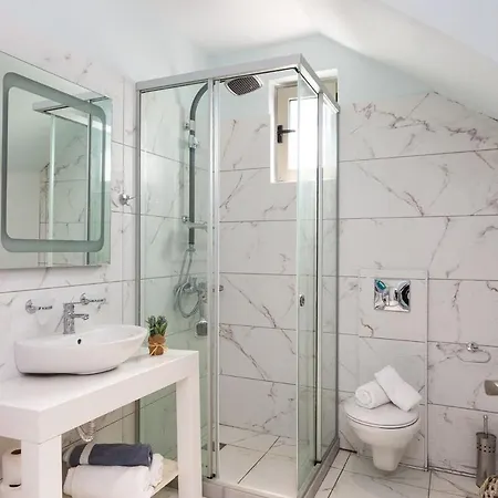 Vera - With Private Heated Pool & Jacuzzi Villa *