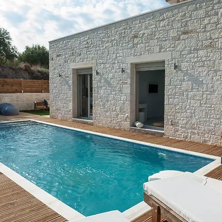 Vera - With Private Heated Pool & Jacuzzi Villa *